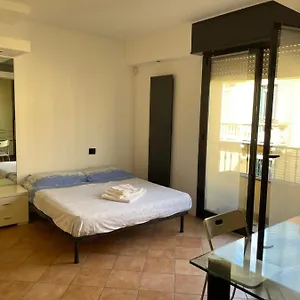 Appartamento Domusmi Fracastoro 25, Milano